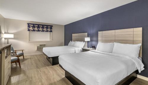 Queen Room with Two Queen Beds - Pet-Friendly/Non-Smoking