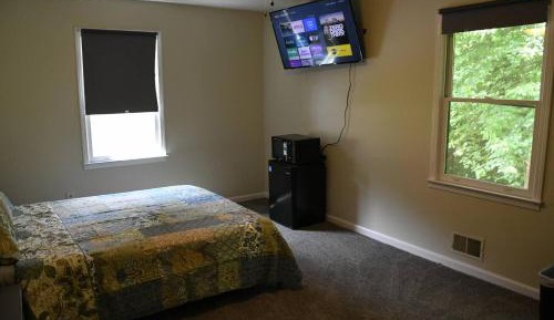 Queen Room with Shared Bathroom
