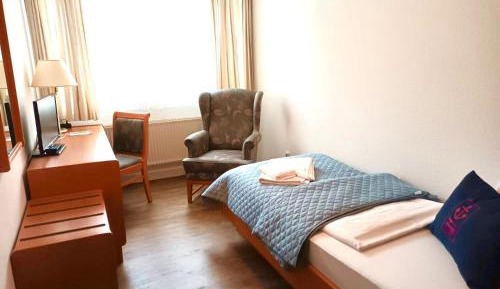 Single Room with Private External Bathroom