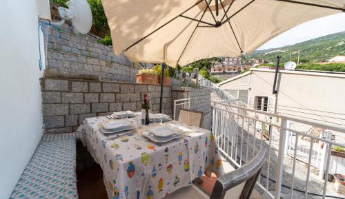 One-Bedroom Apartment with Terrace