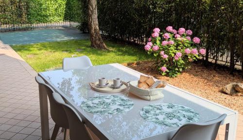 One-Bedroom Apartment with Garden