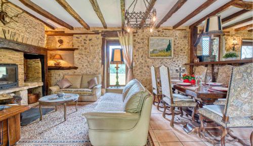Three-Bedroom Holiday Home 