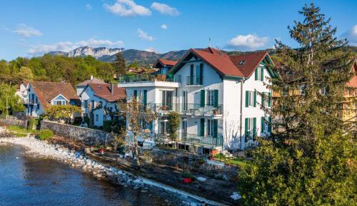 Three-Bedroom Superior Apartment