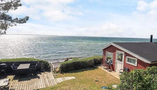 One-Bedroom Holiday Home
