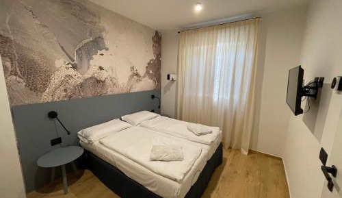 One-Bedroom Apartment with Balcony