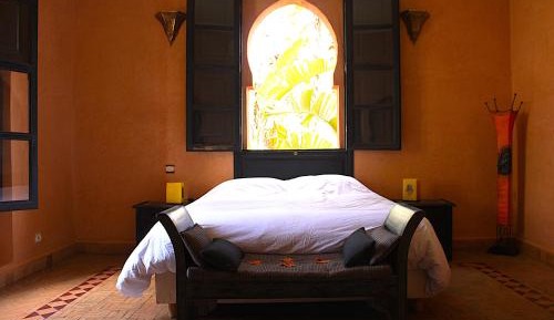 Deluxe Room (2 Adults + 1 Child)