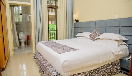 Deluxe Double Room (2 Adults + 1 Child)
