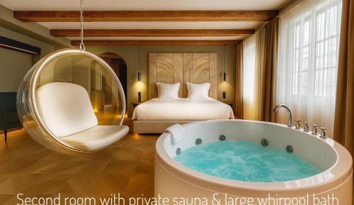 Two-Bedroom Suite - Private Sauna & Jacuzzi