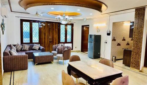 One-Bedroom Apartment with Balcony