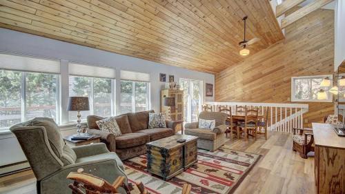 Four-Bedroom Holiday Home
