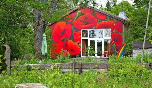 Sixteen-Bedroom Holiday home