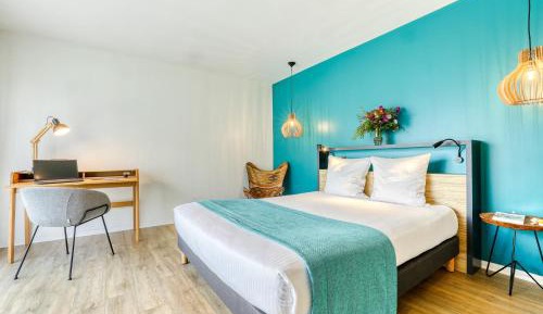 One-Bedroom Apartment with Balcony and Mountain View  