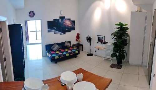 Apartment with Lake View