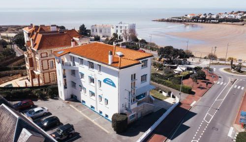 Double or Twin Room with Sea View