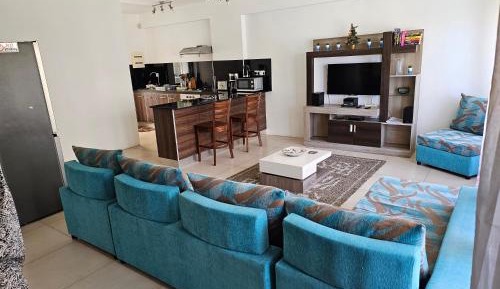 Apartment with Pool View 