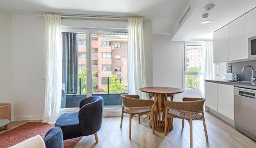 Superior One-Bedroom Apartment with Balcony