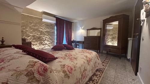 Deluxe Double Room with Castle View