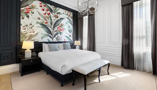 Deluxe King Suite