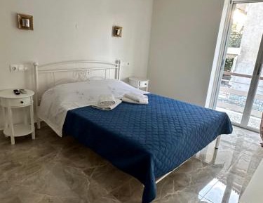 Two-Bedroom Deluxe Apartment with Balcony