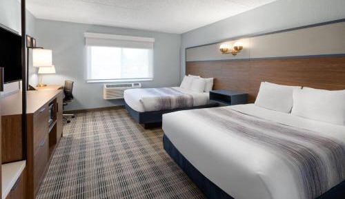Connecting Room with Two Queen Beds - Non-Smoking