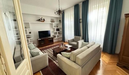 Three-Bedroom Deluxe Apartment