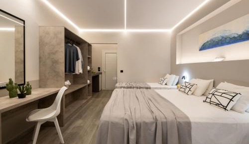 Deluxe Studio with Pool View