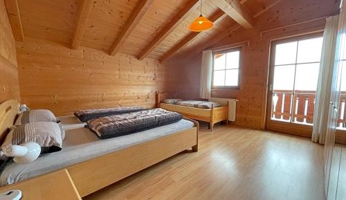 Apartment with Mountain View