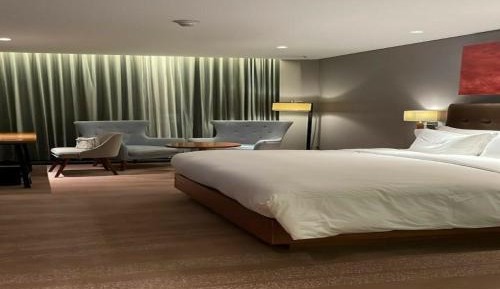 Standard King Room