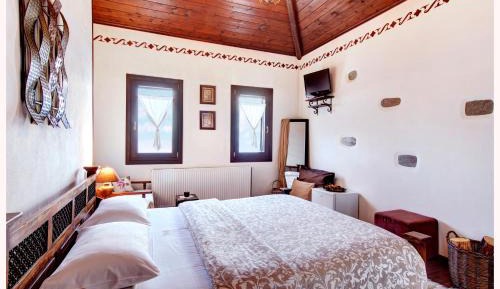 Double Room with Extra Bed, Sea View and Fireplace