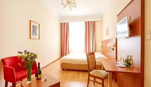 Basic Double Room
