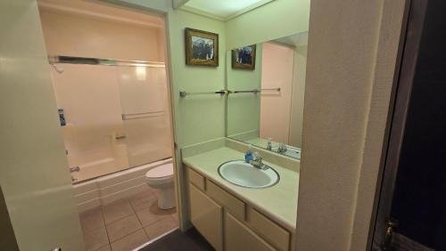 One-Bedroom Apartment with Balcony