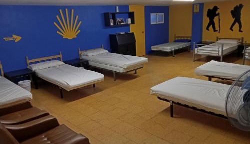 Single Bed in Mixed Dormitory Room