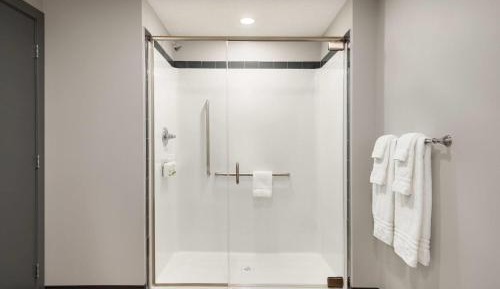 King Room with Walk In Shower and Kitchenette - Non-Smoking