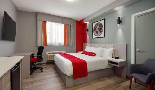 King Room with Kitchenette - Non-Smoking