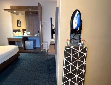 Premier Deluxe Triple Room