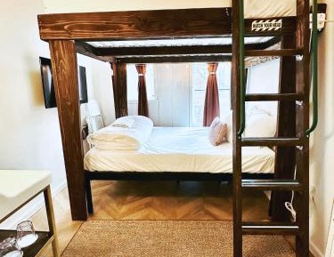 Lobby Level Queen over Full Bunk Room