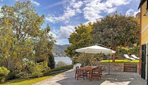 One-Bedroom Apartment with Terrace