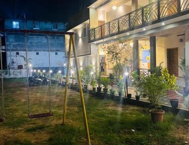 Deluxe Two-Bedroom Apartment with Garden View