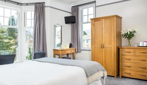 King Size Room with Lake and Mountain Views