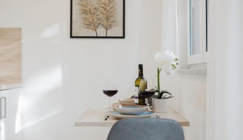 One-Bedroom Apartment with View