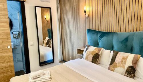 Deluxe Double Room with Shower