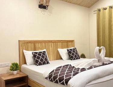 Suite with Mountain View