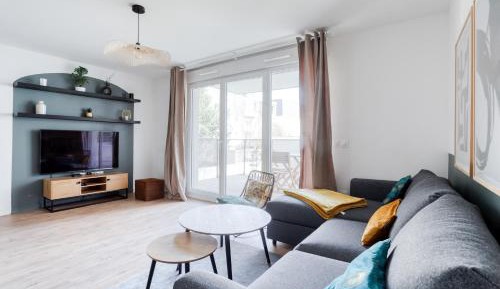 Four-Bedroom Deluxe Apartment