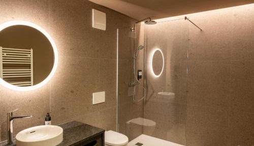 Deluxe Double Room with Shower