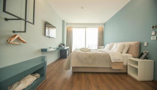 Deluxe Double Room with Balcony and Sea View