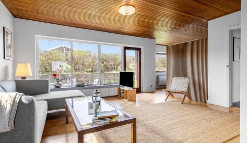 Four-Bedroom Holiday Home