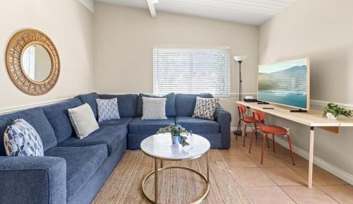 Deluxe One-Bedroom Apartment with Garden View