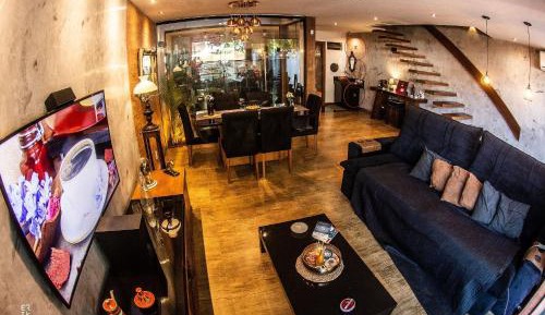 One-Bedroom Apartment with Rooftop Spa Bath