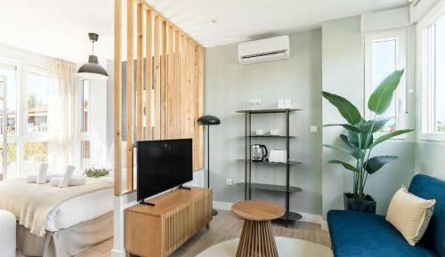 Studio with Sofa Bed