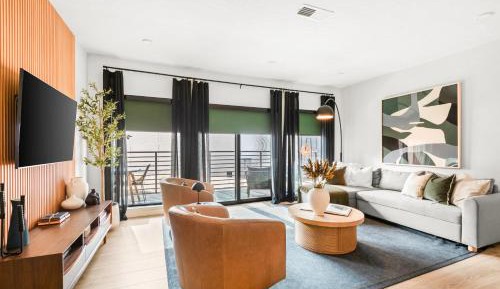 Apartment with Pool View 